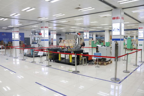 中國(guó)五交化互聯(lián)網(wǎng)商會(huì)與江蘇省工商聯(lián)五金機(jī)電商會(huì)會(huì)長(zhǎng)周才炳訪(fǎng)問(wèn)機(jī)器人科創(chuàng)城，深化五金交電產(chǎn)業(yè)合作